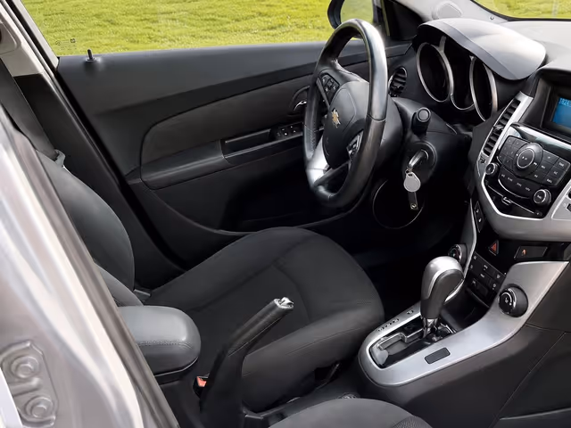 Chevrolet Cruze - фото 5