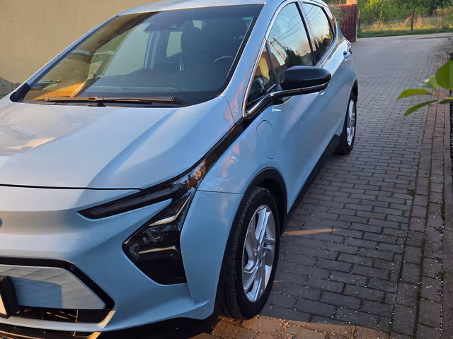 Chevrolet Bolt - фото 1
