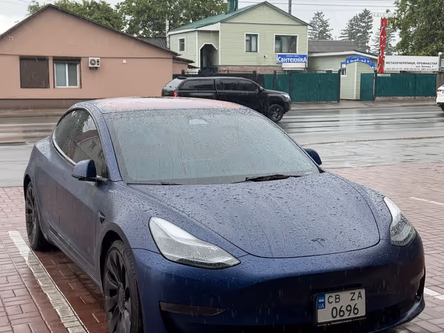 Tesla Model 3 - фото 3