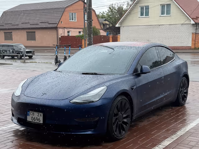 Tesla Model 3 - фото 2