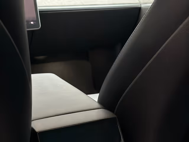 Tesla Model 3 - фото 5