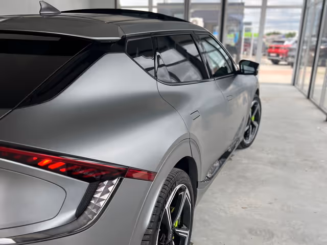 Kia EV6 - фото 2