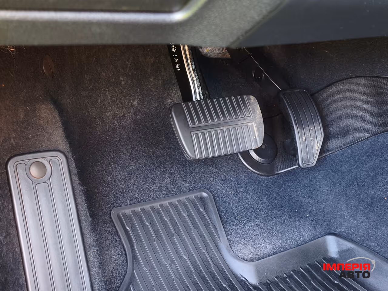 Subaru Legacy - фото 24
