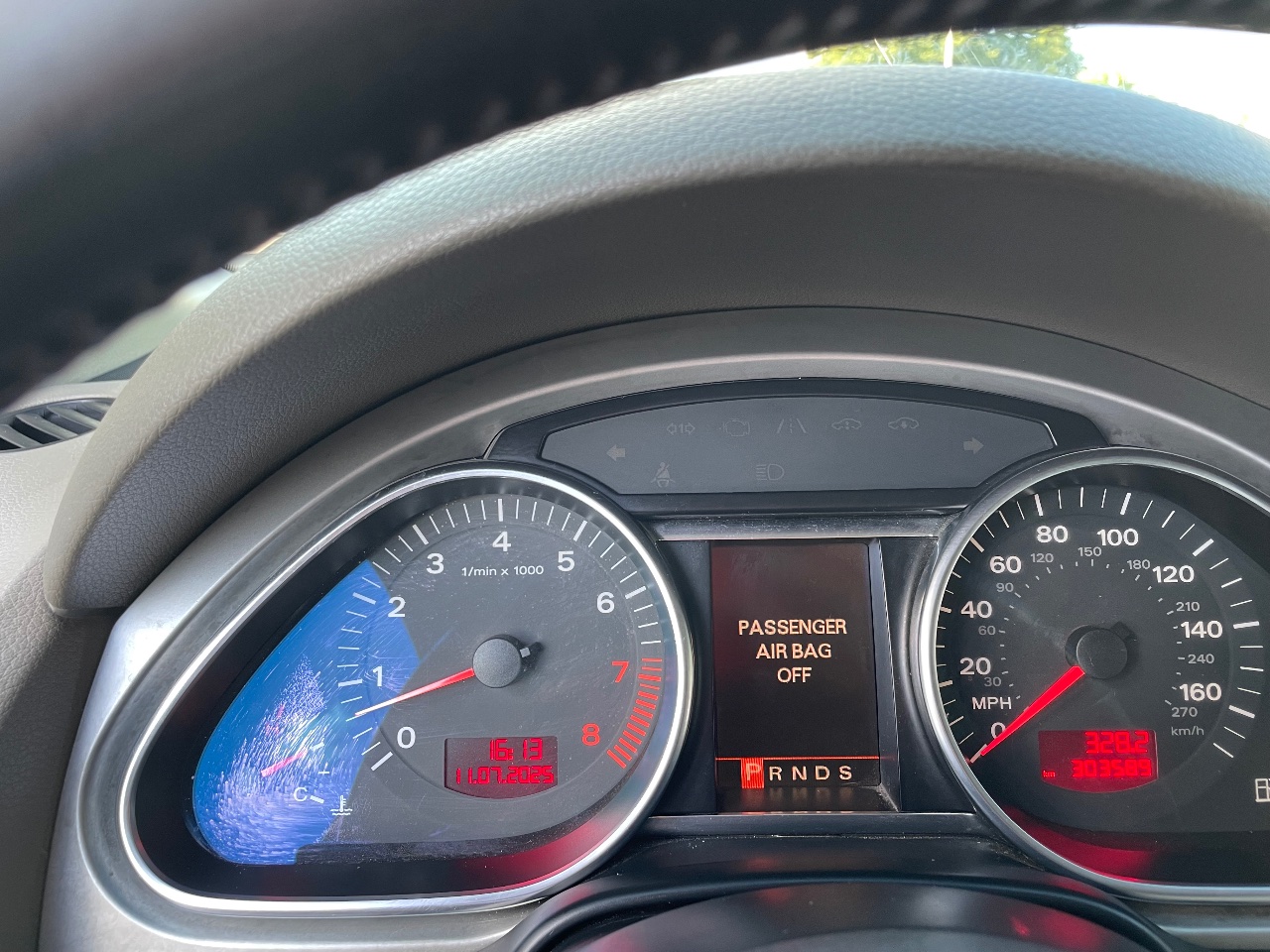 Audi Q7 - фото 8