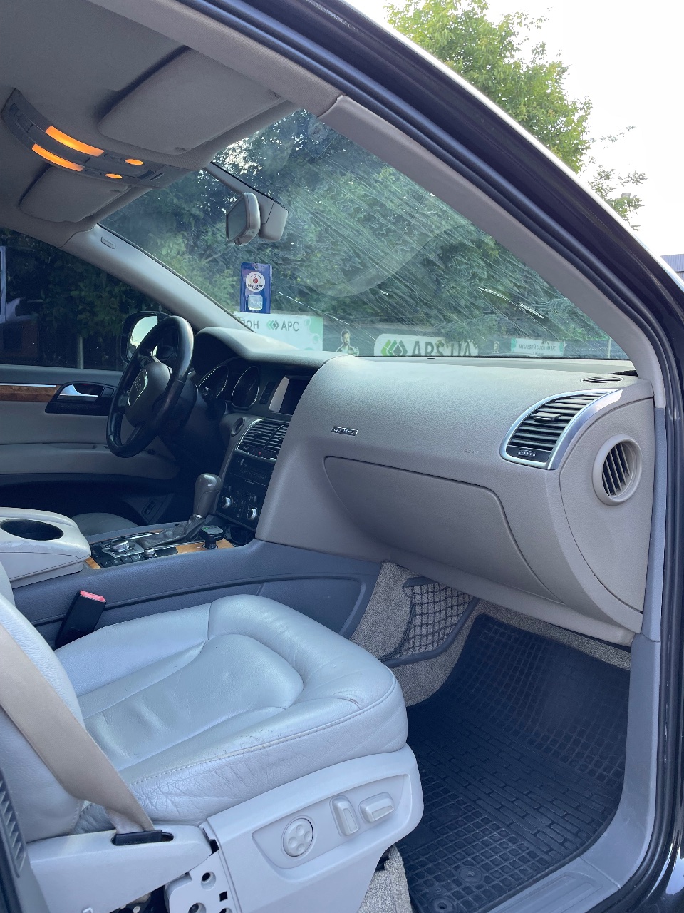 Audi Q7 - фото 15