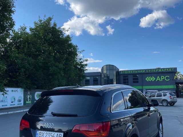 Audi Q7 - фото 4