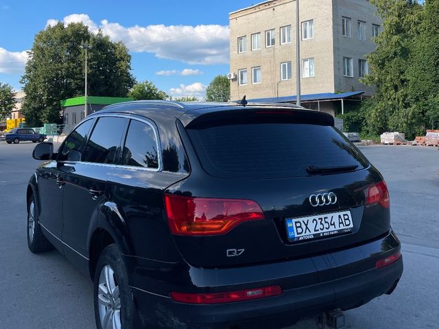 Audi Q7 - фото 3