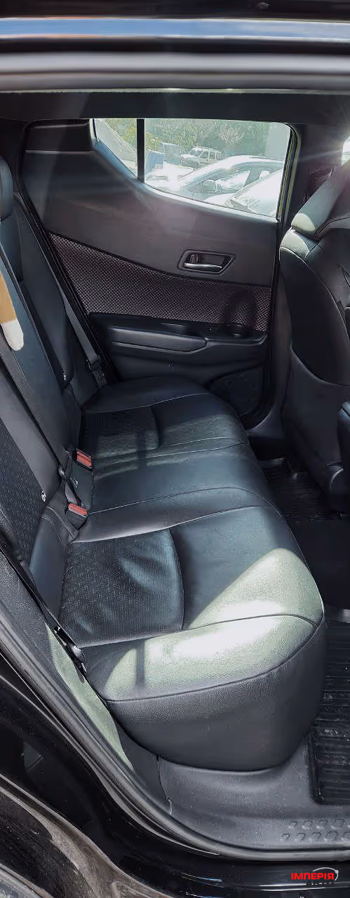 Toyota C-HR - фото 10
