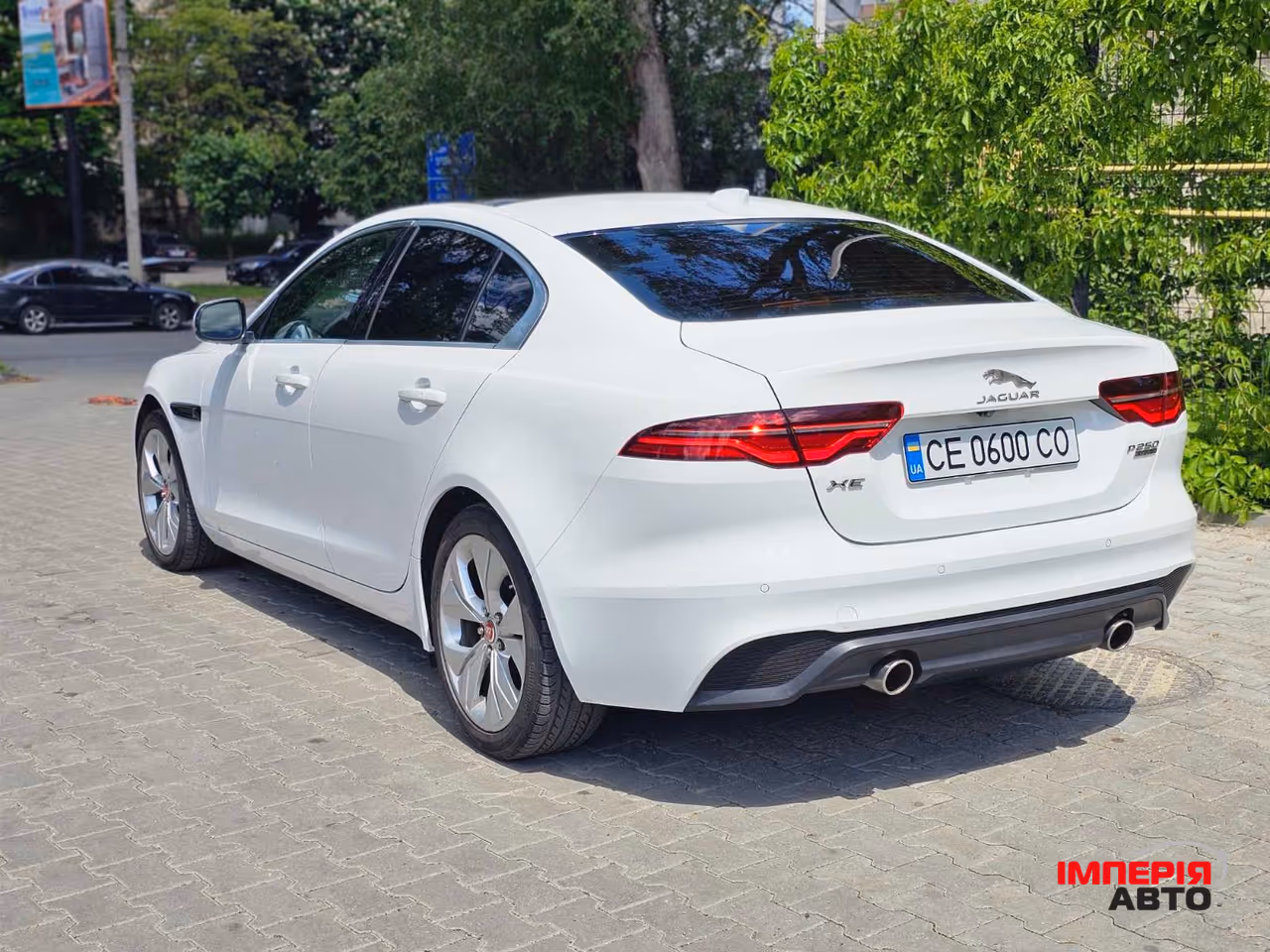 Jaguar XE - фото 7