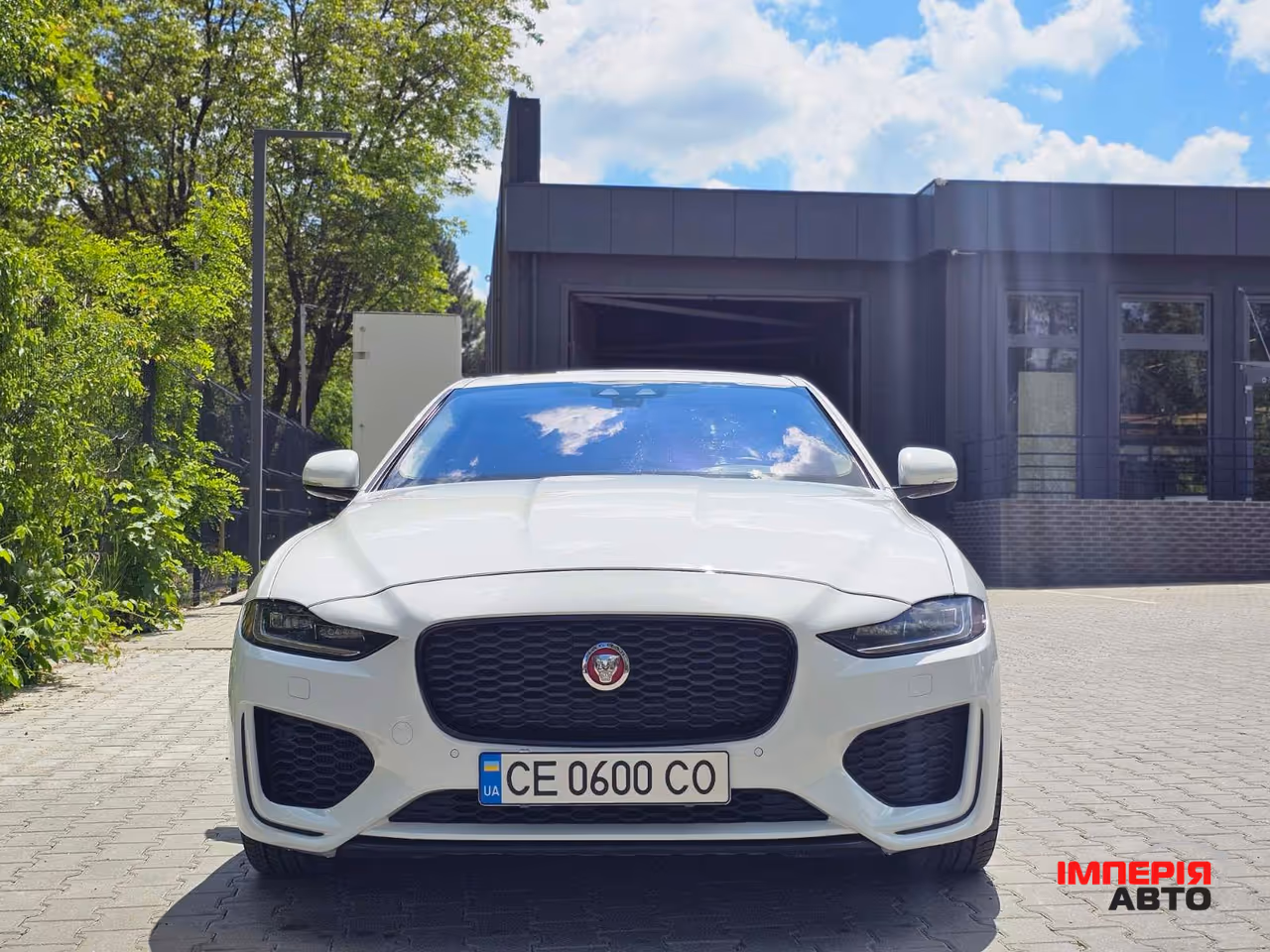 Jaguar XE - фото 1