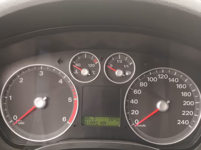 Ford Focus - фото 2