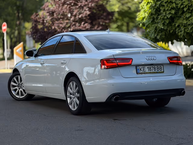 Audi A6 - фото 3