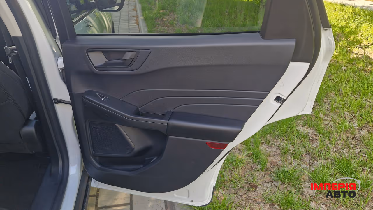 Ford Escape - фото 17