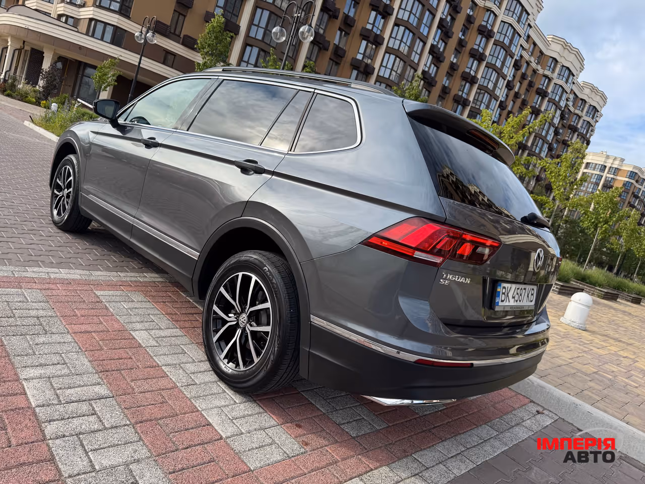 Volkswagen Tiguan - фото 4