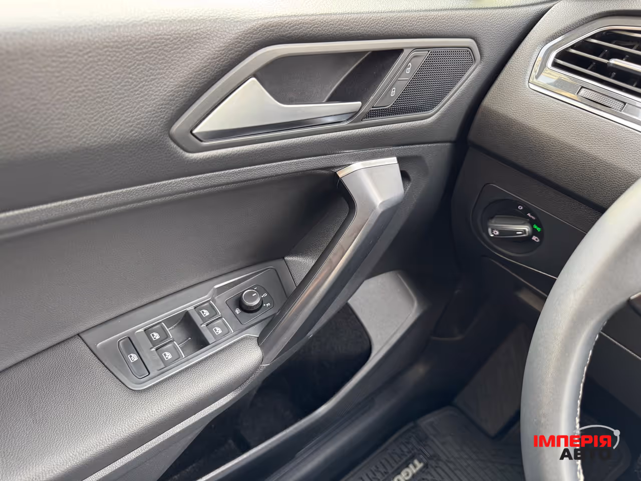 Volkswagen Tiguan - фото 21