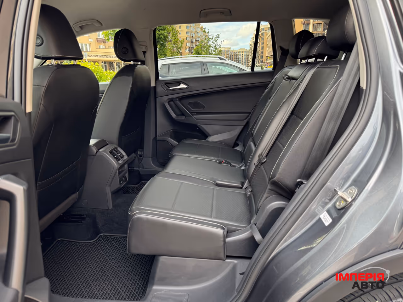 Volkswagen Tiguan - фото 10