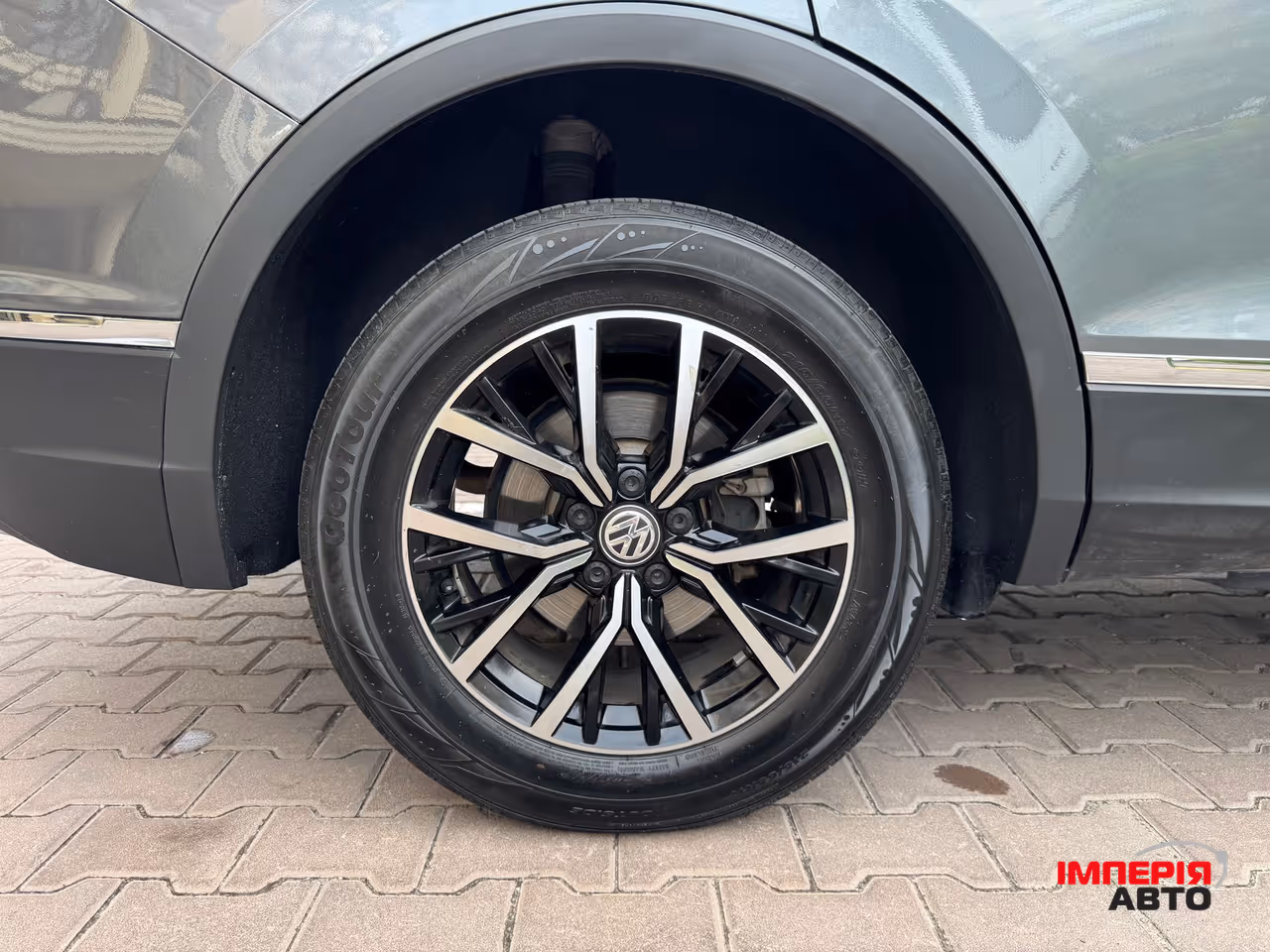 Volkswagen Tiguan - фото 25