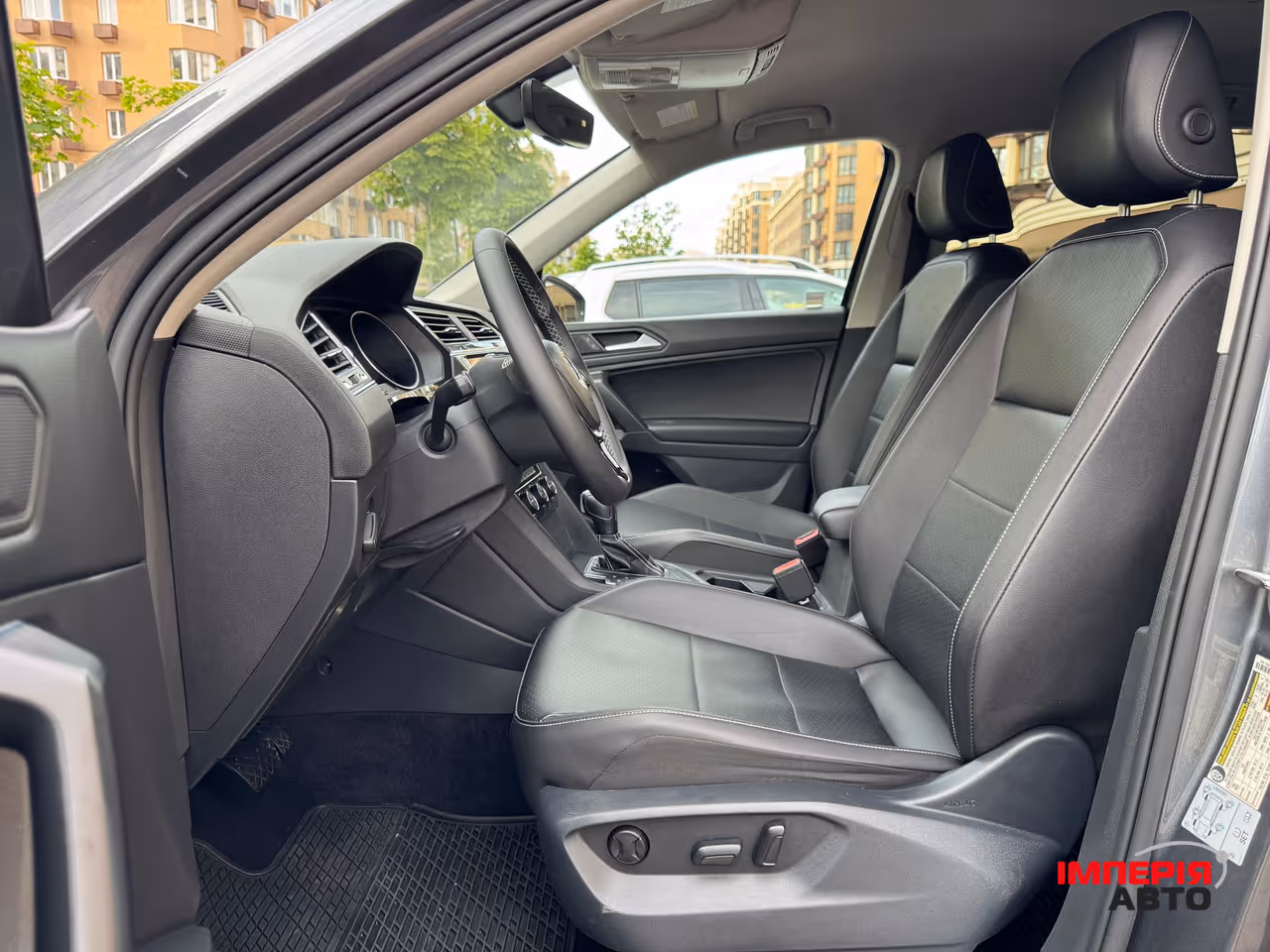 Volkswagen Tiguan - фото 9
