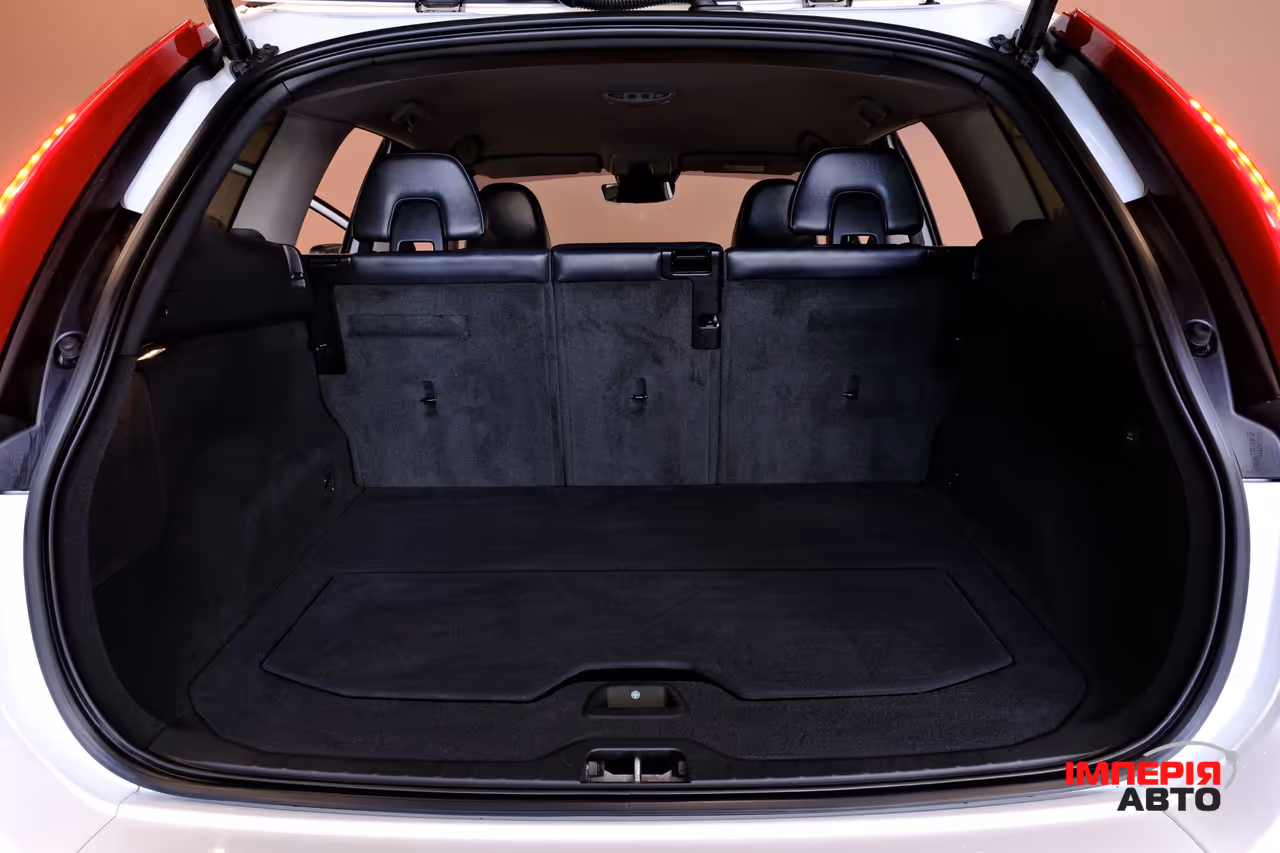 Volvo XC60 - фото 9