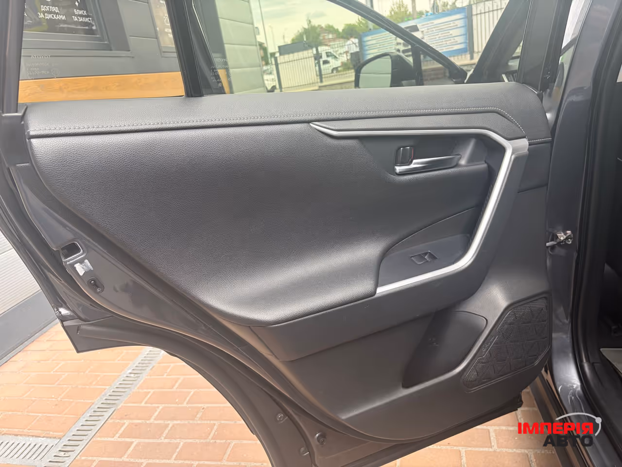 Toyota RAV4 - фото 16