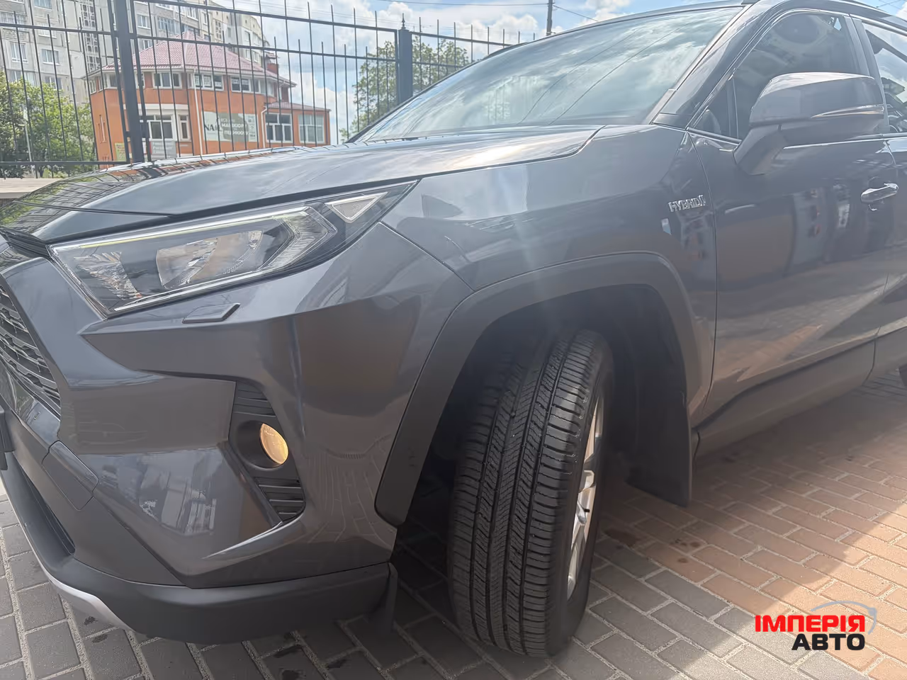 Toyota RAV4 - фото 3
