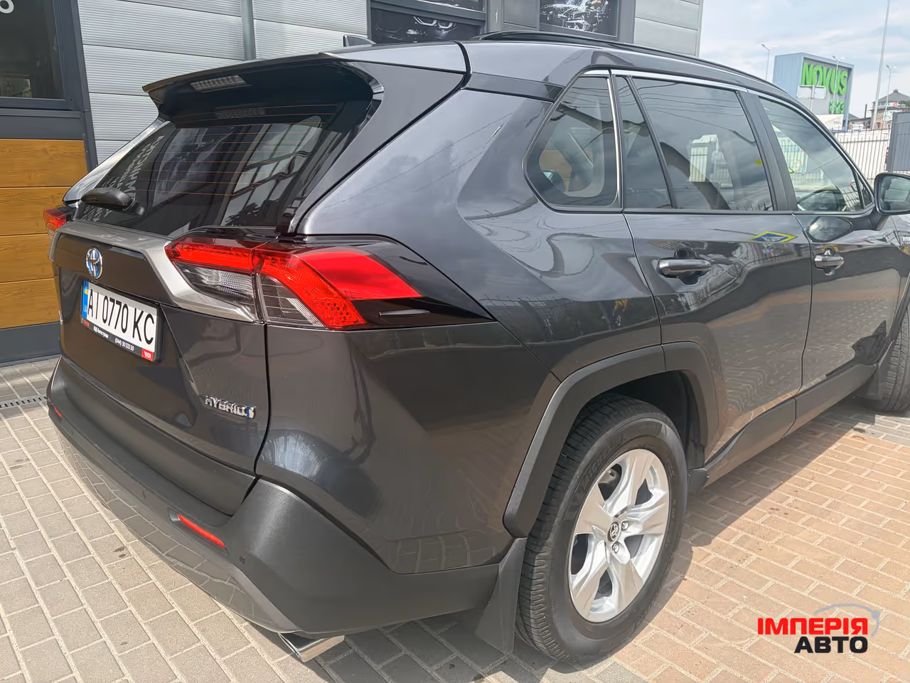 Toyota RAV4 - фото 7