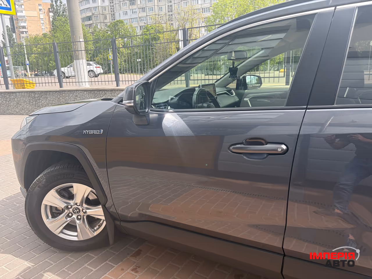 Toyota RAV4 - фото 4