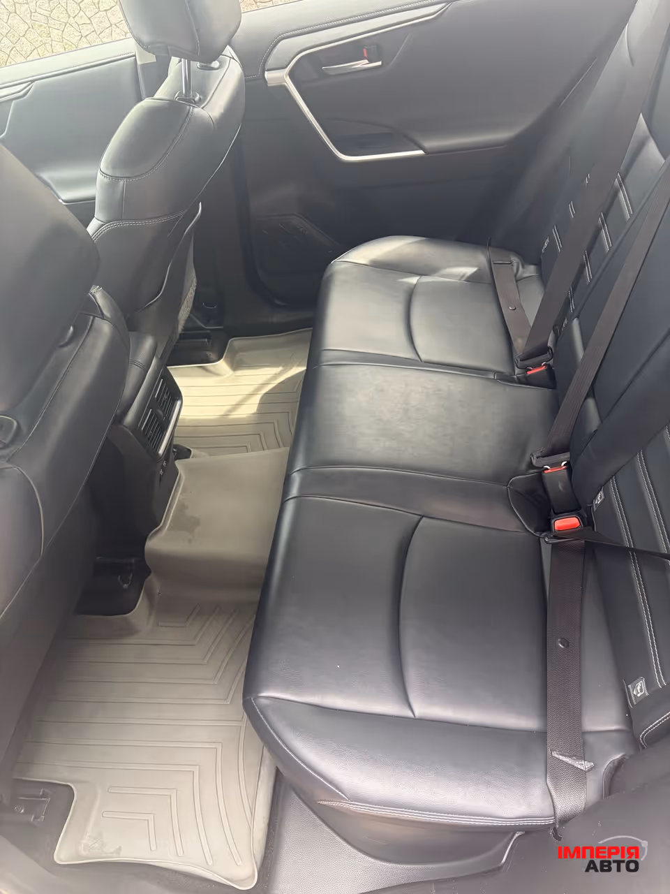 Toyota RAV4 - фото 10