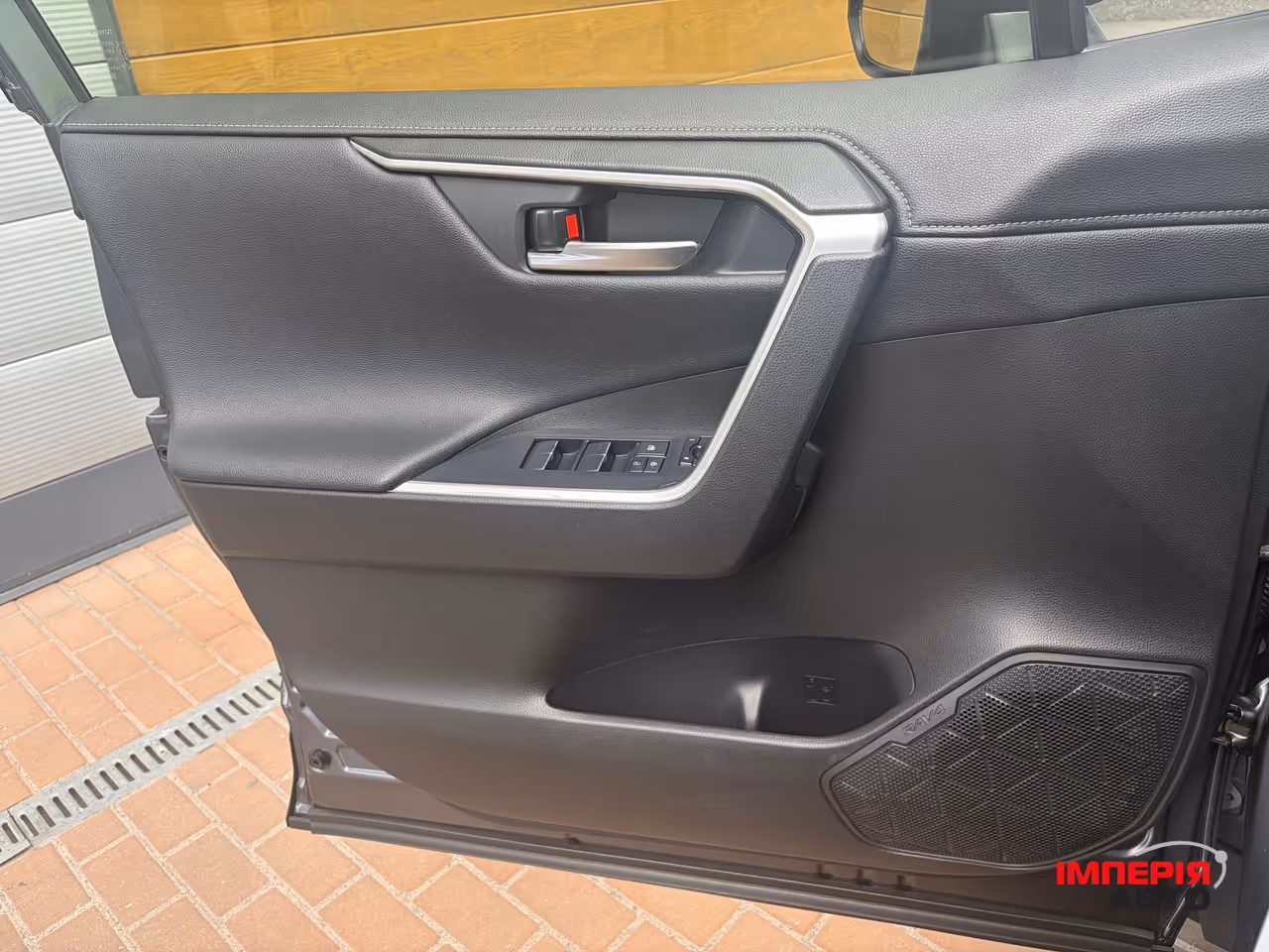 Toyota RAV4 - фото 14