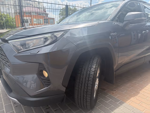 Toyota RAV4 - фото 3