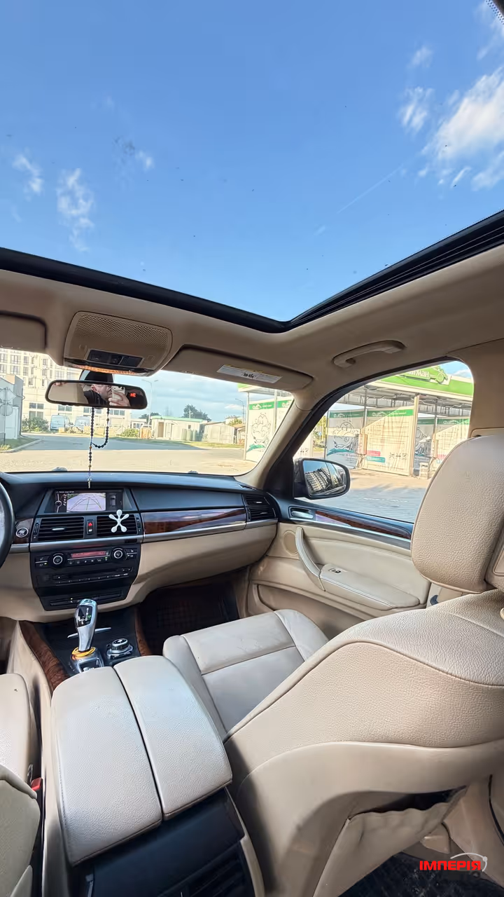 BMW X5 - фото 8