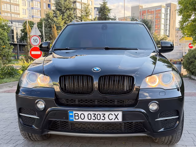 BMW X5 - фото 1