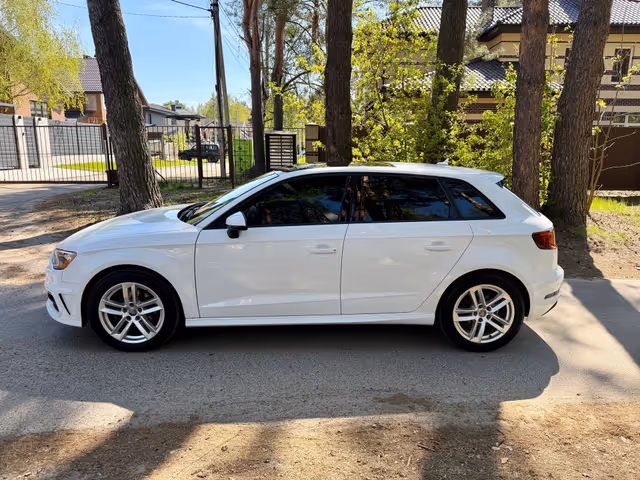 Audi A3 - фото 5