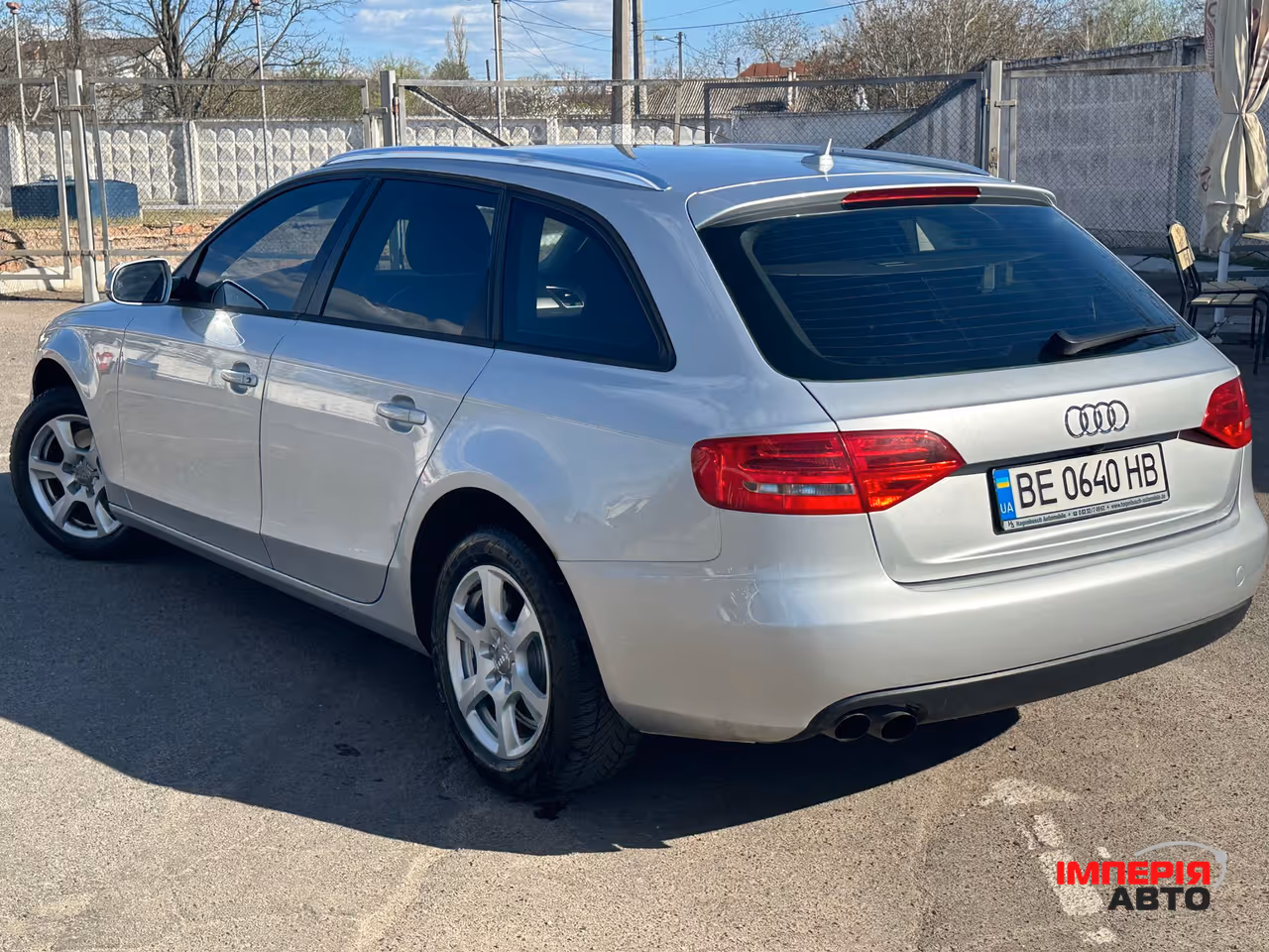 Audi A4 - фото 2
