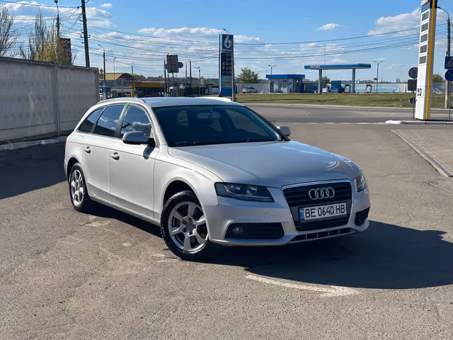 Audi A4 - фото 1