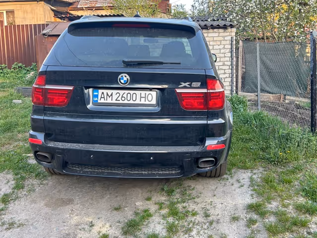 BMW X5 - фото 1
