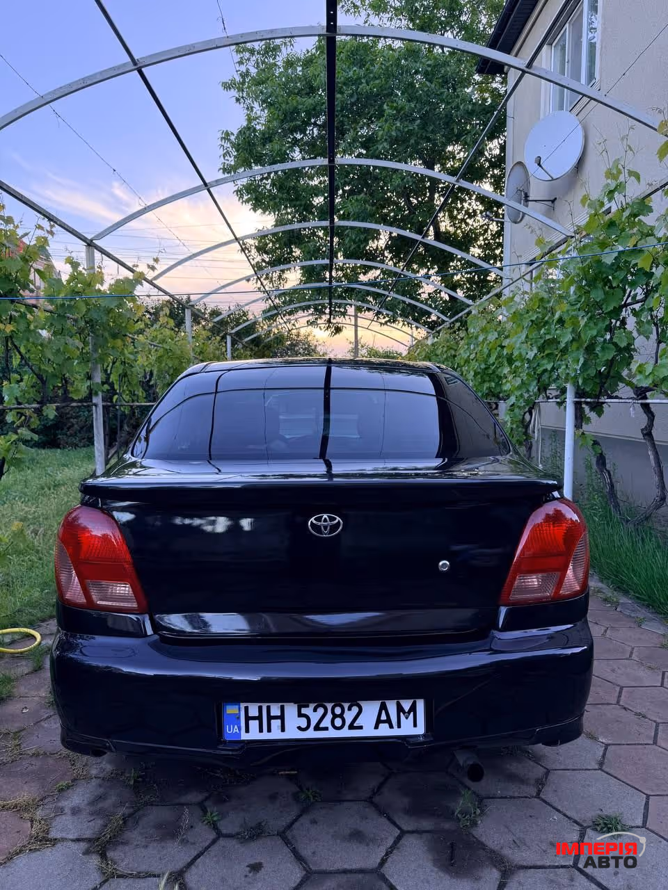 Toyota Echo - фото 4