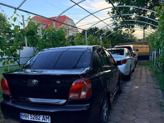 Toyota Echo - фото 5