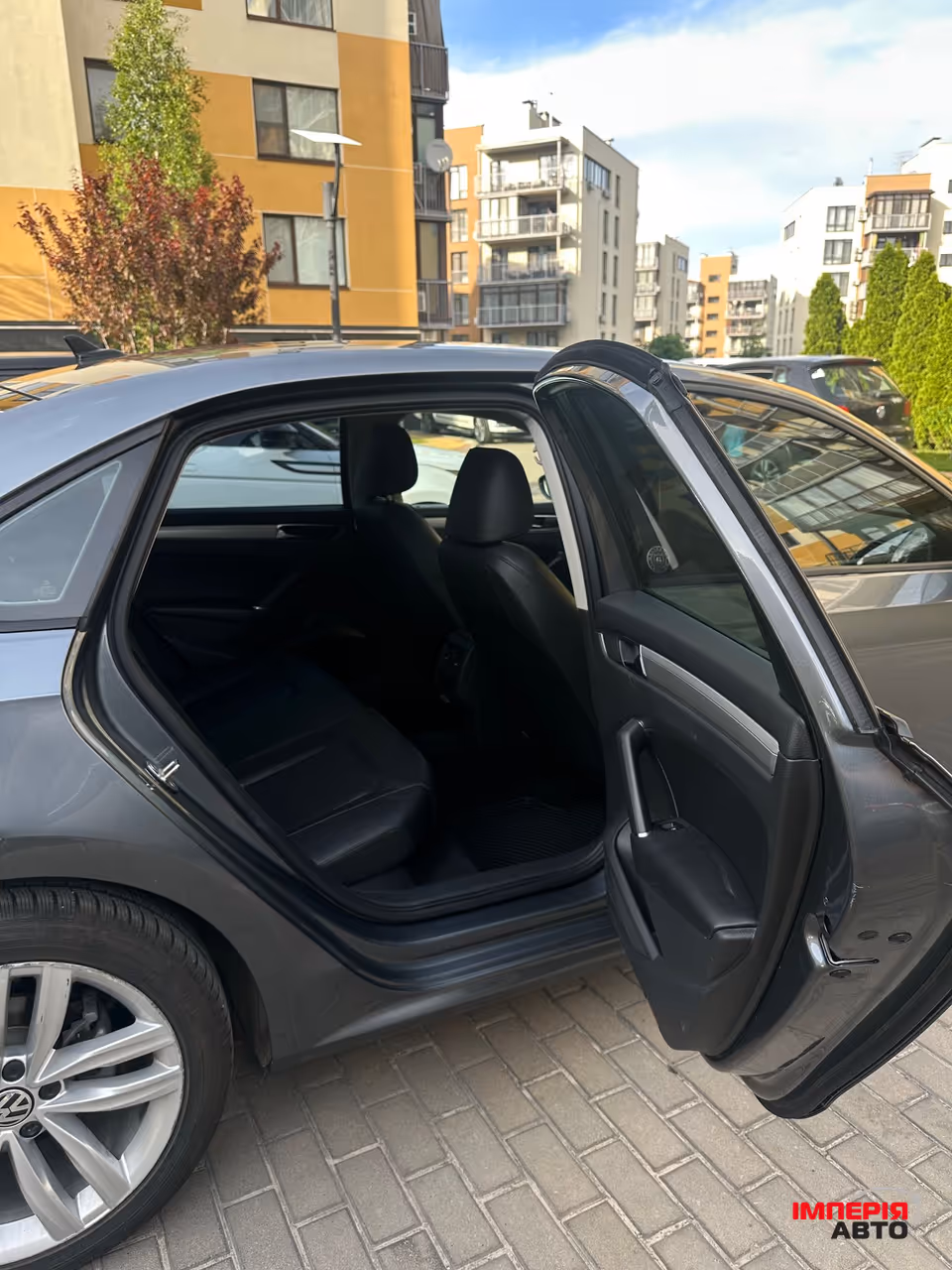 Volkswagen Passat - фото 12
