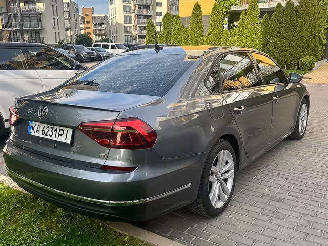 Volkswagen Passat - фото 3