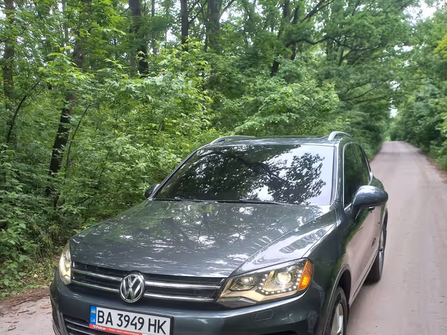 Volkswagen Touareg - фото 1