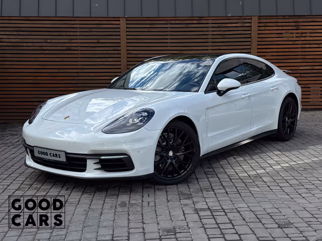 Porsche Panamera - фото 1