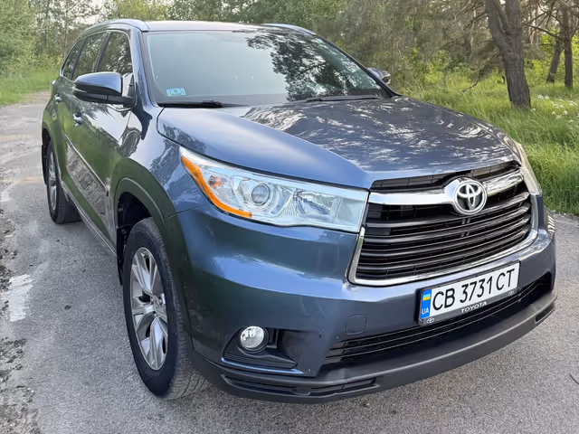 Toyota Highlander - фото 2