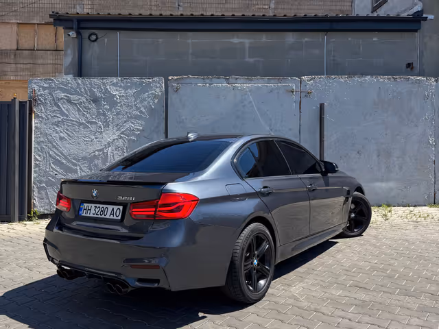 BMW 3 серії - фото 3