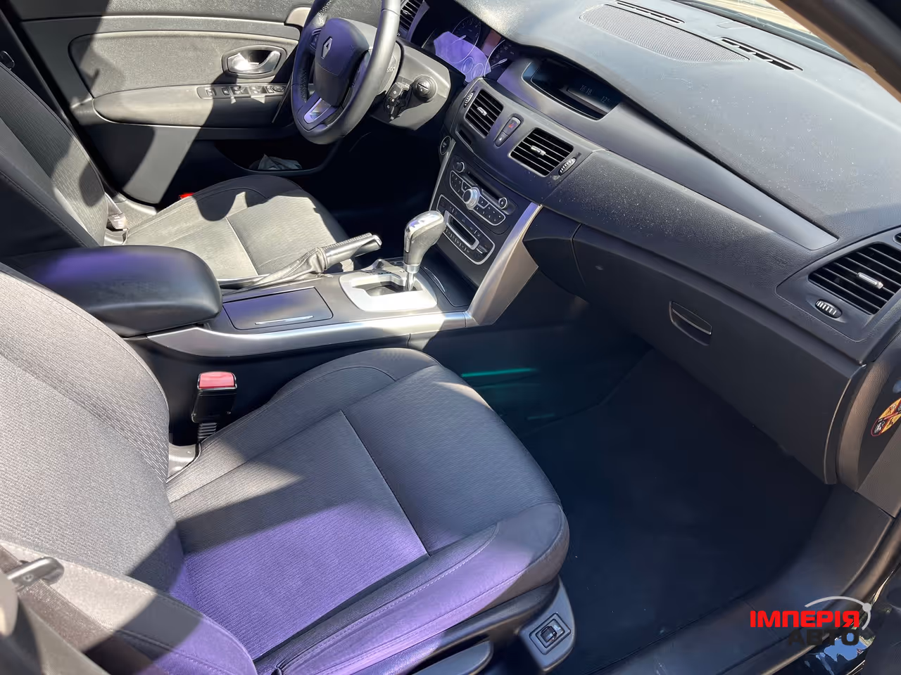 Renault Latitude - фото 11