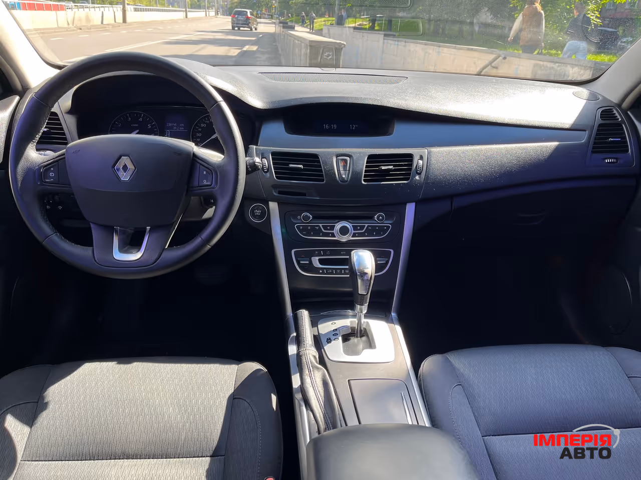 Renault Latitude - фото 12