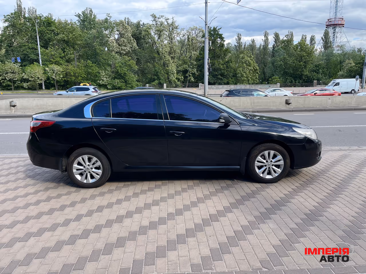 Renault Latitude - фото 4