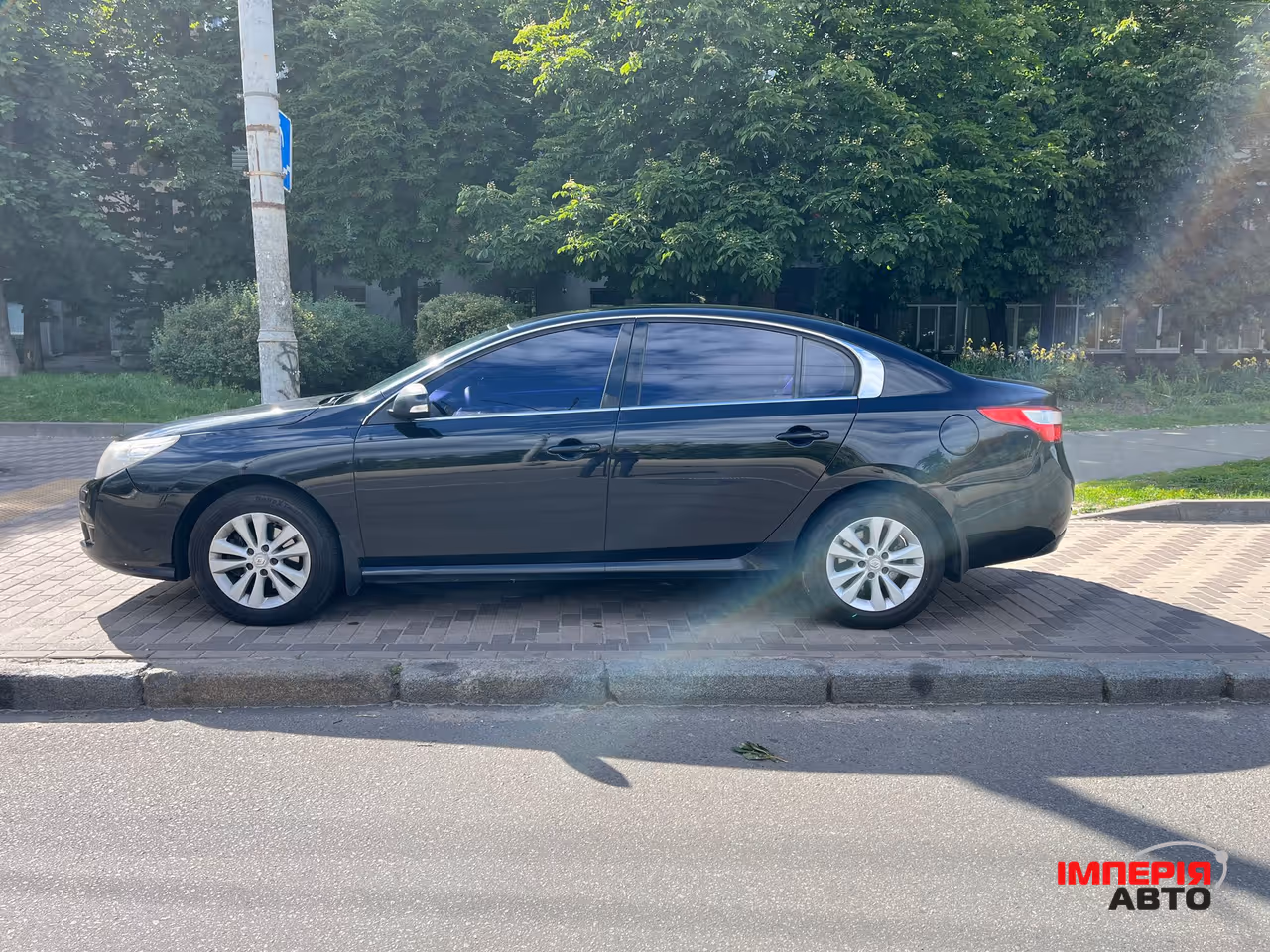 Renault Latitude - фото 8