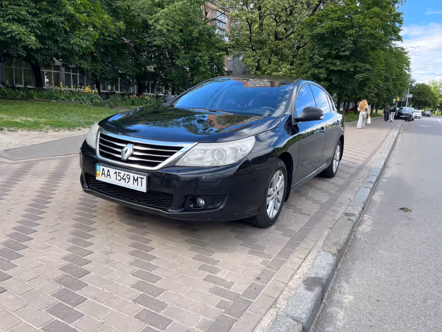 Renault Latitude - фото 1