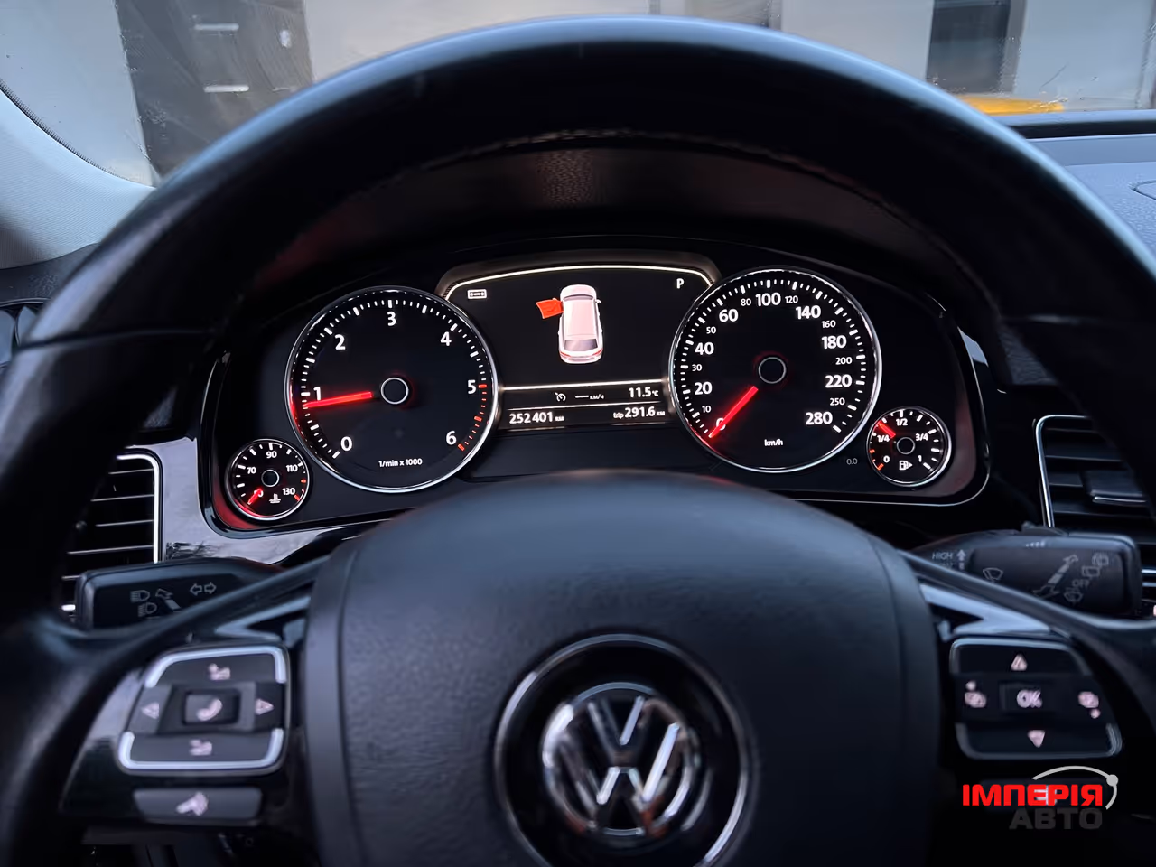 Volkswagen Touareg - фото 16